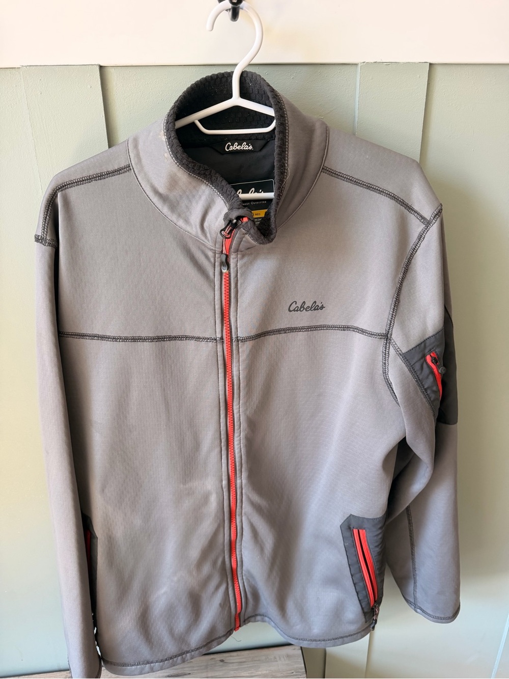Cabela's Men's Light Gray Jacket with Red Zip Accents